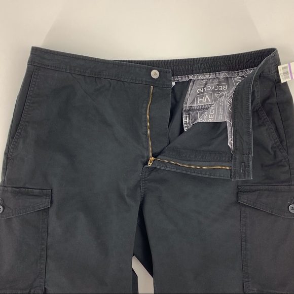 Van Heusen NWT Black 9.5” Cargo Shorts, 38 - Picture 8 of 15